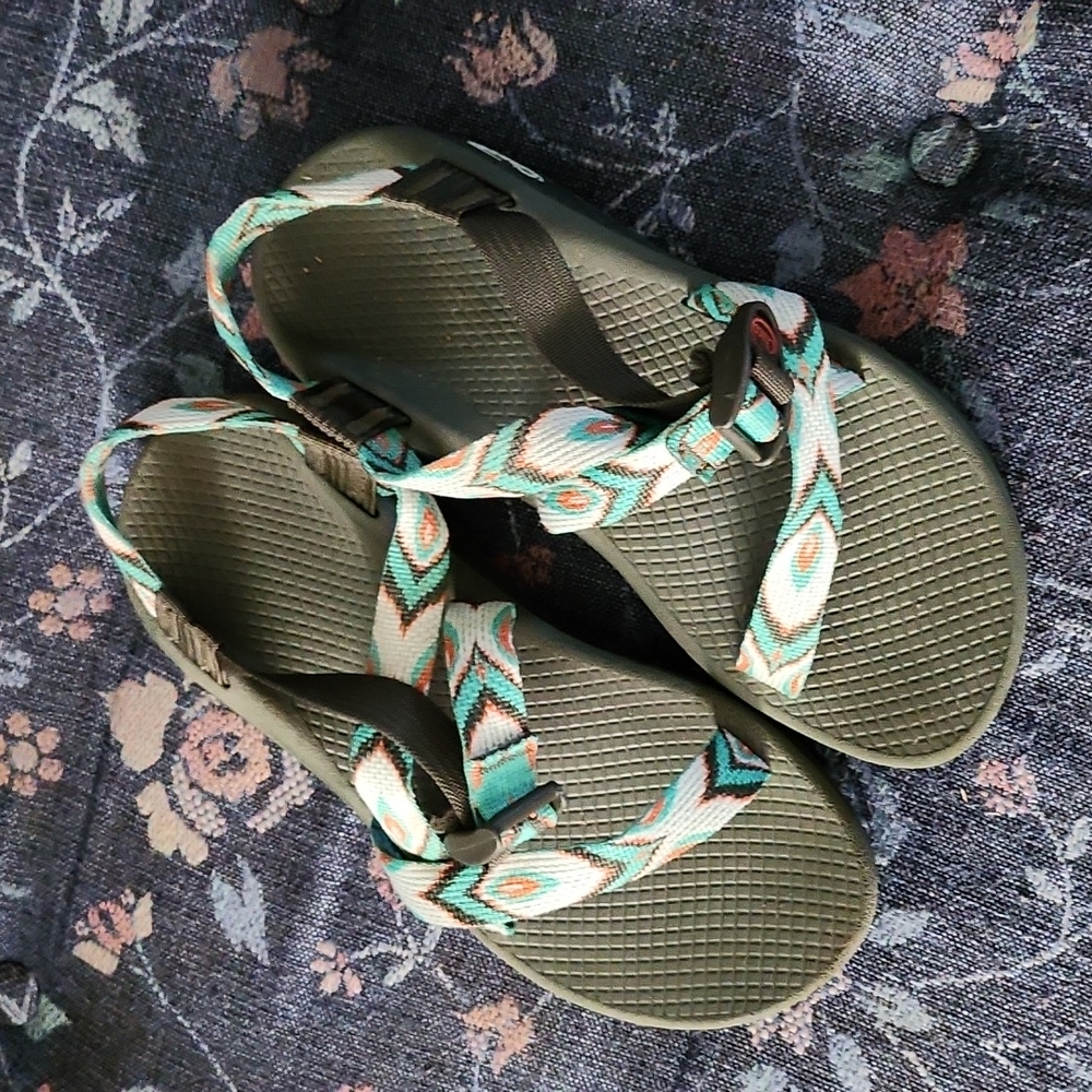 Women's chacos size 7